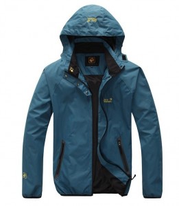ao-jack-wolfskin-gia-re